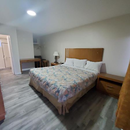 Downtown Motel Принс-Джордж Екстер'єр фото