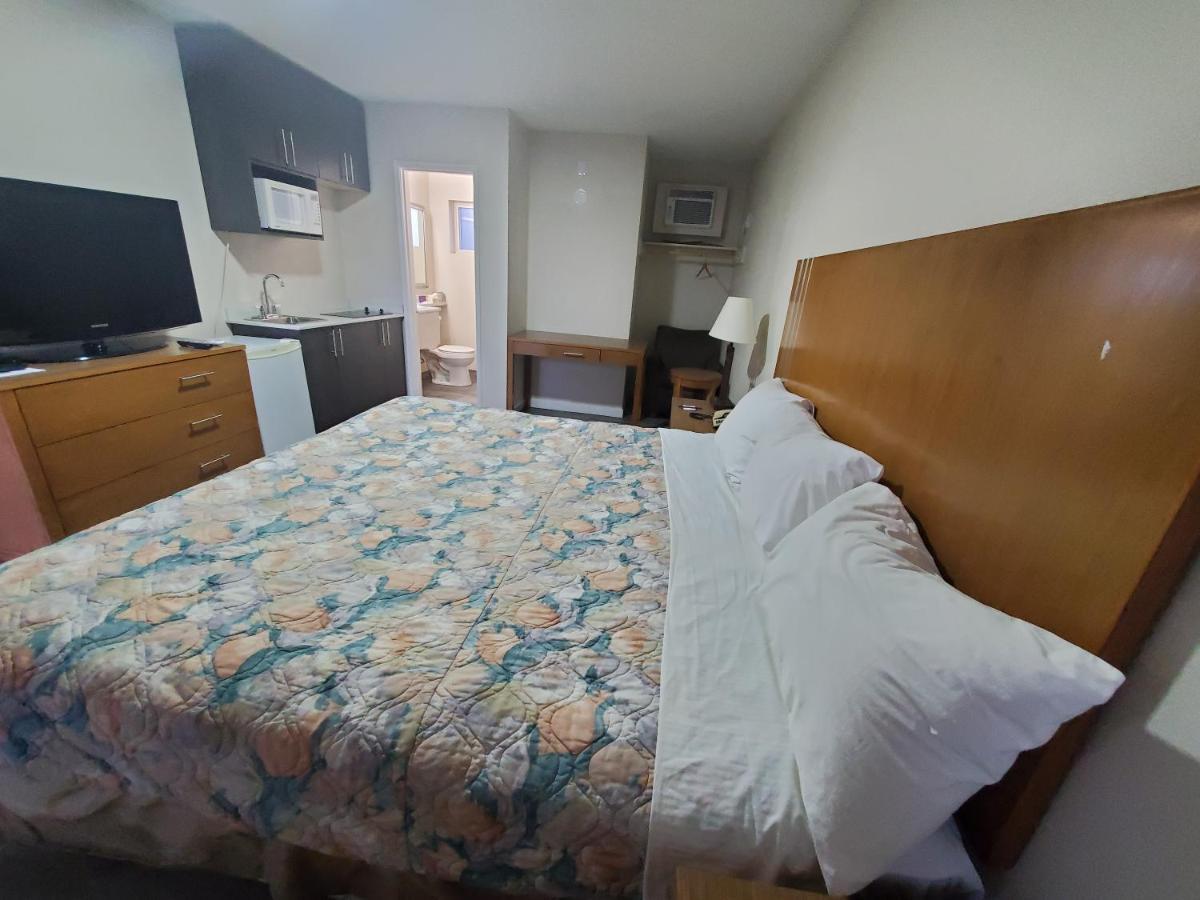 Downtown Motel Принс-Джордж Екстер'єр фото