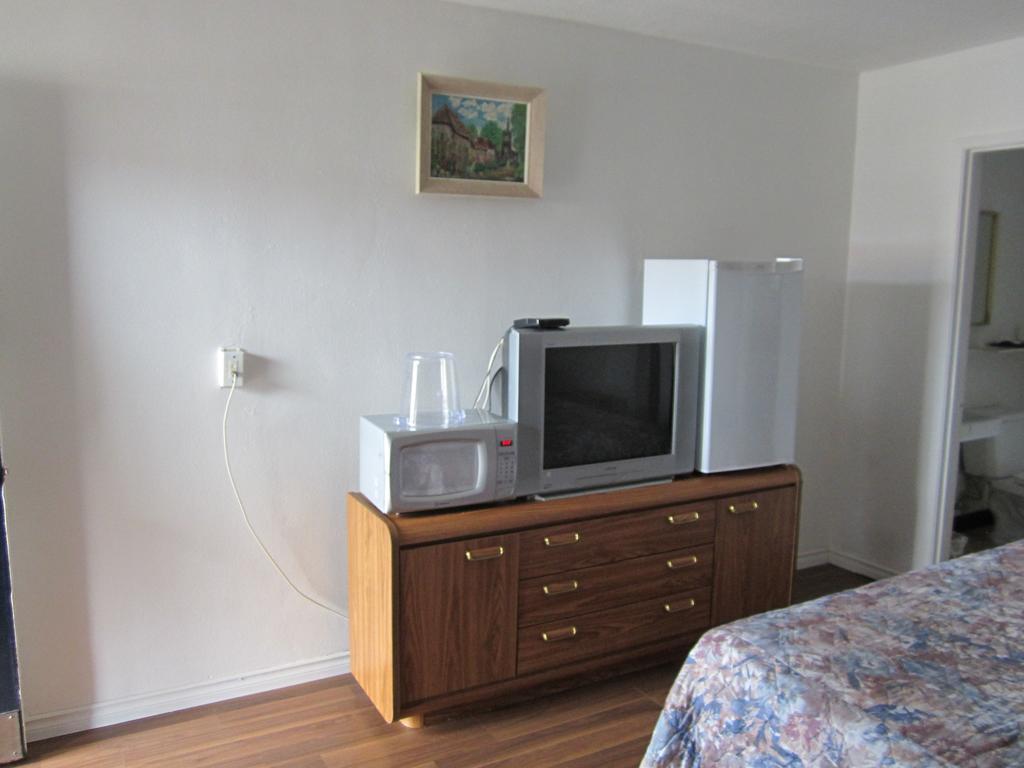 Downtown Motel Принс-Джордж Номер фото